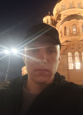 Максим из Свердловска 28 лет