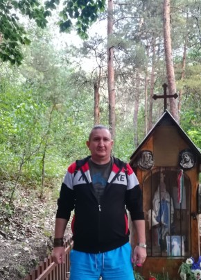 Gábriel, 46, A Magyar Népköztársaság, Győr