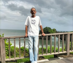 Satur, 60, Velilla de San Antonio