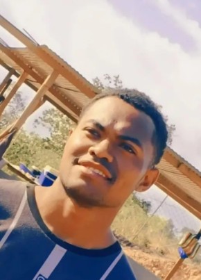 Max из Port Moresby 22 года