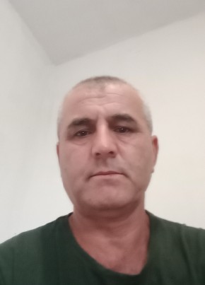 Миша Атауллаев из Большого Камени 44 года