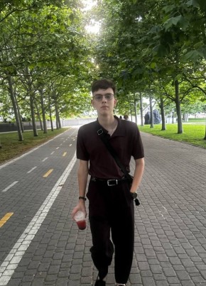 Егор из Новороссийска 18 лет