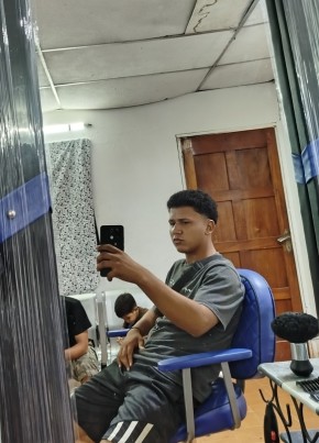 Junior, 19, Venezuela, Maracaibo