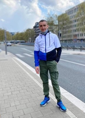 Ivan Bogdan, 31, République Française, Blois