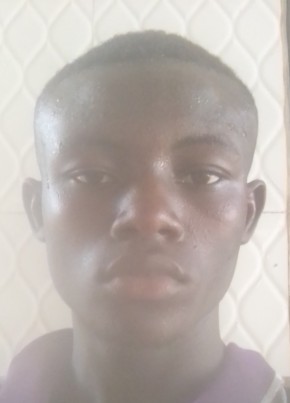PAYET, 18, Sierra Leone, Freetown