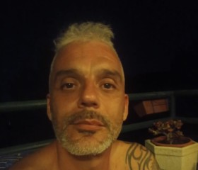 Kike, 49, Granada
