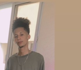 El flaco, 21, Santiago de los Caballeros