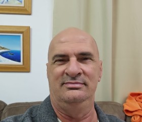 חי, 58, Netanya