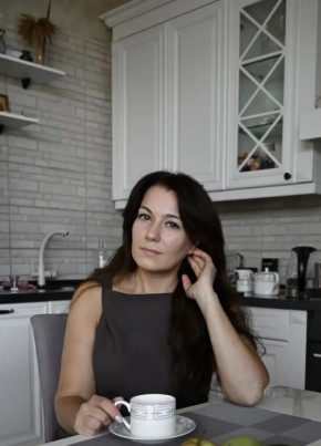 Яна из Саратова 47 лет
