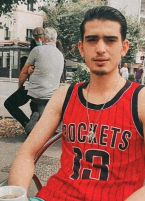 Ahmed, 23, Repubblica Italiana, Milano