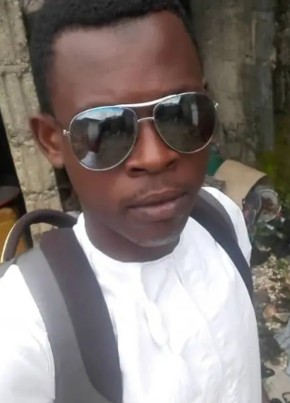 Eric из Mombasa 27 лет