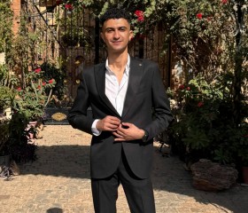 Kareem, 23, Toukh