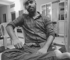 Arya, 32, Kachhwa