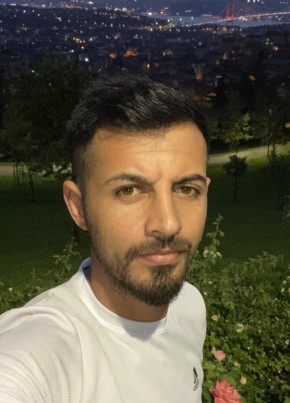 Mustafa из İstanbul 29 лет