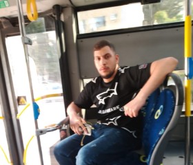 Majd, 20, Haifa