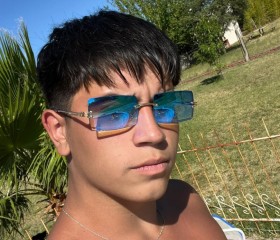 julian, 19, Santa Rosa