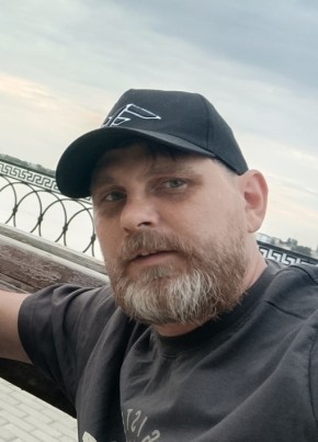Михаил из Астрахани 43 года