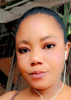 Emma из Abidjan 30 лет