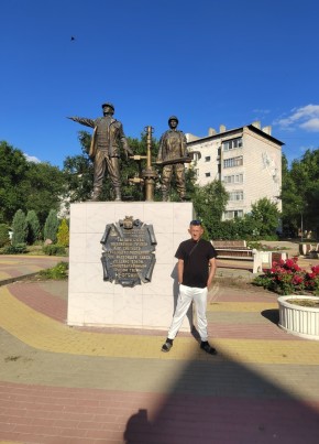 Виталий из Саратова 43 года