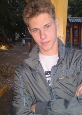 Павел, 32, Россия, Волхов