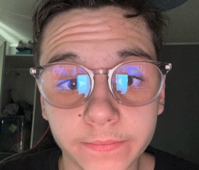 Simon, 18, Soedertaelje