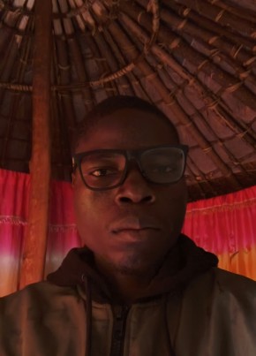 Odong Charles из Kampala 26 лет
