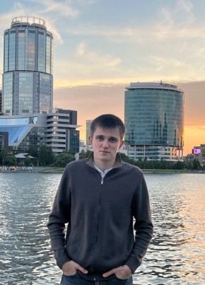 Михаил из Сургута 22 года