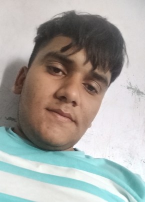 Adnan, 18, India, Vadodara