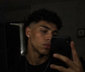 Izan, 20, Mexico City