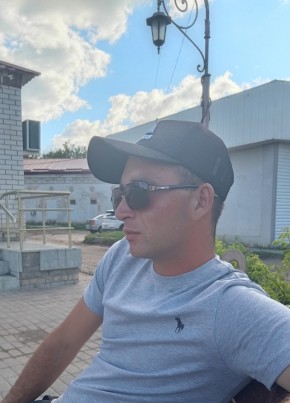 Фархад из Калача-на-Дону 22 года