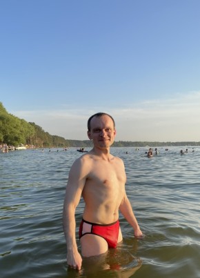 Dmitriy Shishlo, 38, Belarus, Minsk