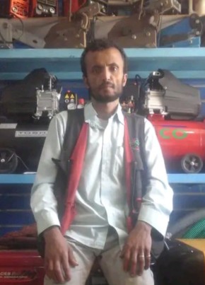 Mohammad alduis, 33, Yemen, Al Hazm