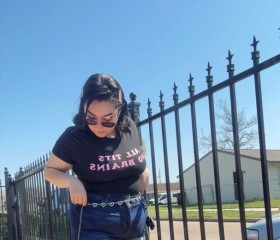 Queen, 21, Houston