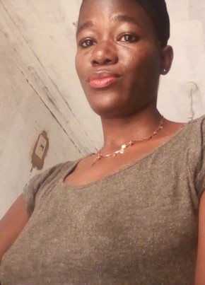 Carol из Kampala 29 лет