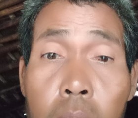 Bambang, 18, Surakarta