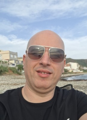 Karim из Algiers 45 лет