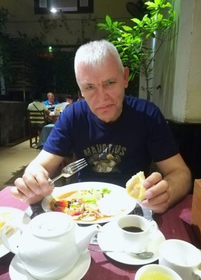 Виктор, 54, Россия, Климовск