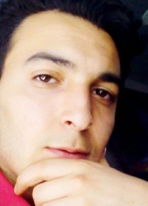 Özcan, 29, Türkiye Cumhuriyeti, Çarşamba