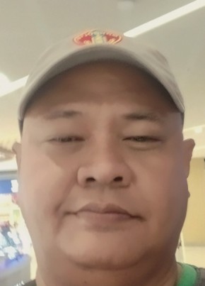 Wang, 50, Pilipinas, Maynila