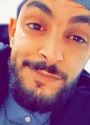 Fathi из Aflou 22 года