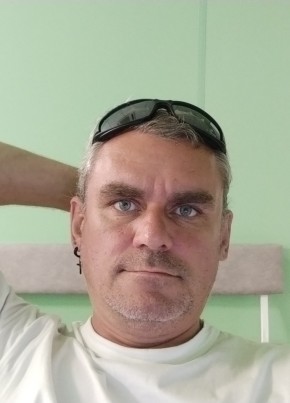Макс из Новопокровскаи 46 лет