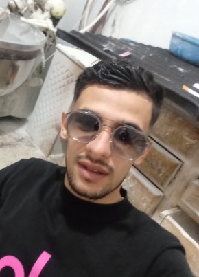 Walid из Ech Chettia 25 лет