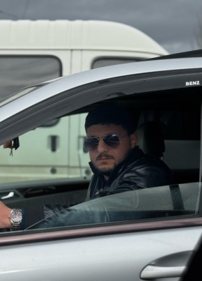 Артур из Балабаново 27 лет