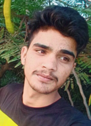 Kamal Arya, 18, India, Delhi