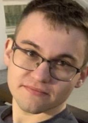 Павел из Оренбурга 22 года