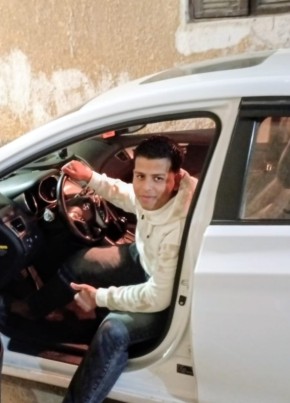 مصطفى يحيى из السويس 18 лет