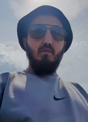 Александр из Геленджика 33 года