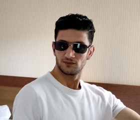 Mohammed, 28, London
