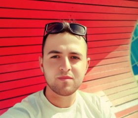 Anzor, 27, Gori