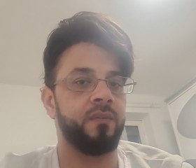 Omar, 30, Braunschweig